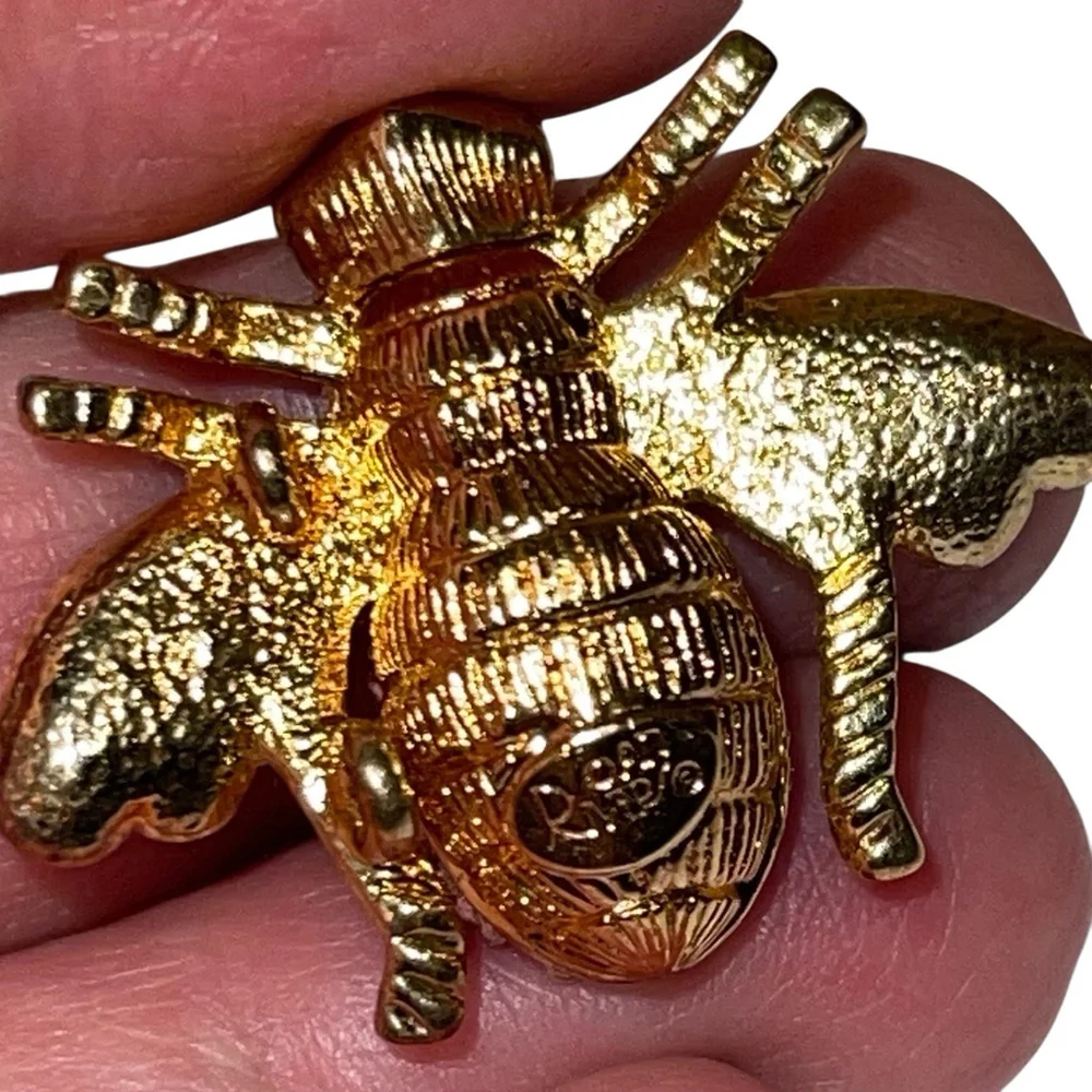Vtg‎ Joan Rivers (2) Crystal Rhinestone Goldtone Bee Magnetic Pin Brooch Signed